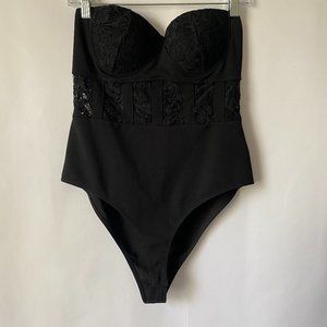 New Haute Monde Lace sleeveless Bodysuit